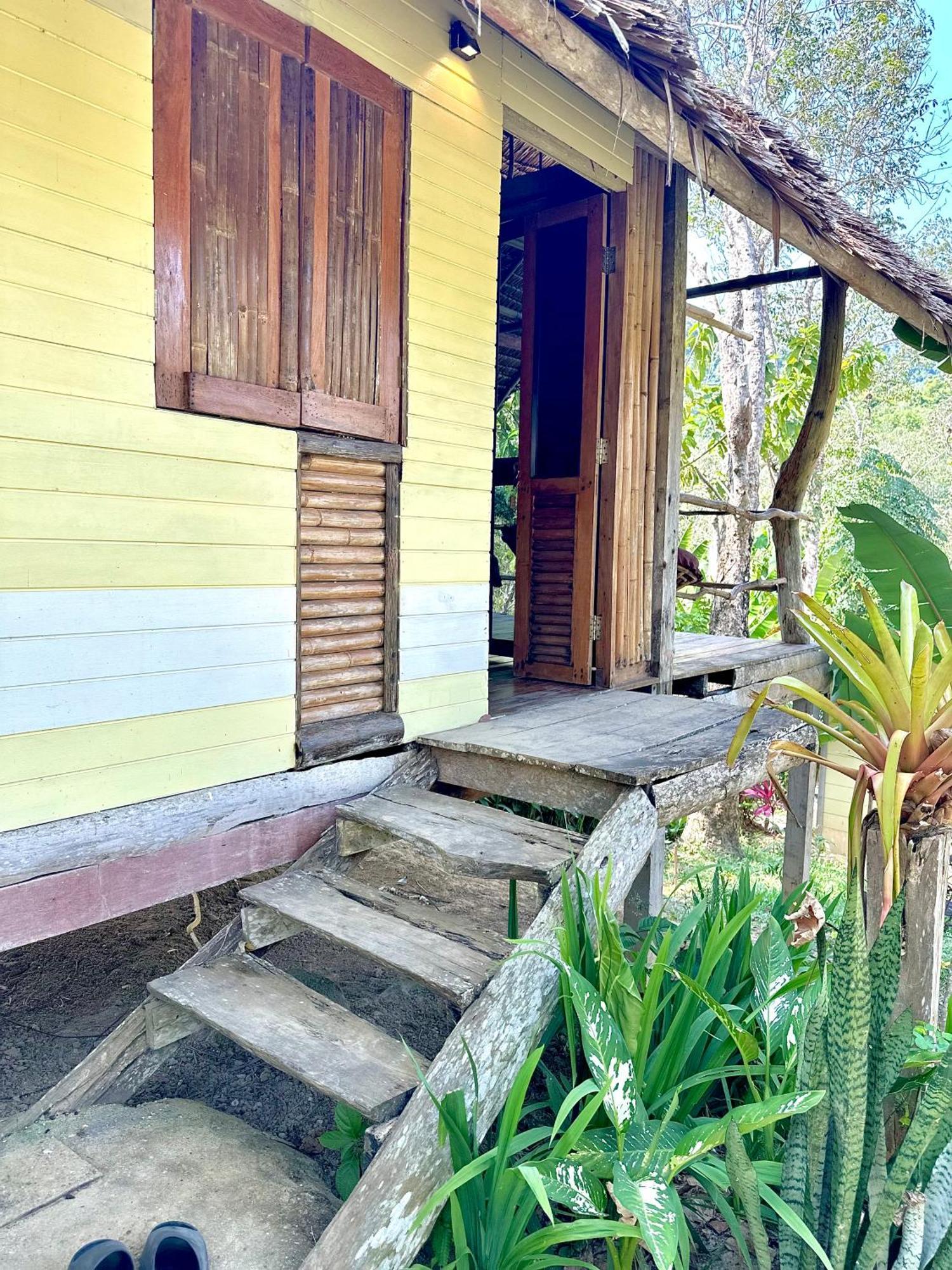 Koh Mook Mountain View Hotel Exterior photo